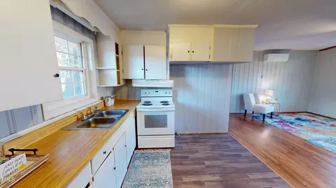 201 W Wilson St, Micro, NC 27555 photo 9