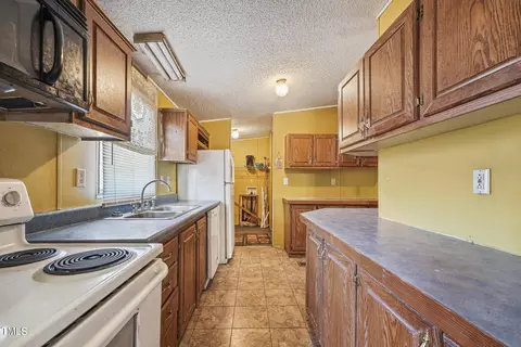 668 Lakerun Dr, Bunnlevel, NC 28323 photo 9