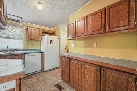 668 Lakerun Dr, Bunnlevel, NC 28323 photo 8