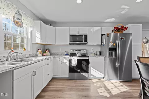 Kitchen - 5519 Dude Ranch Rd, Durham, NC 27704 photo 5 of 6