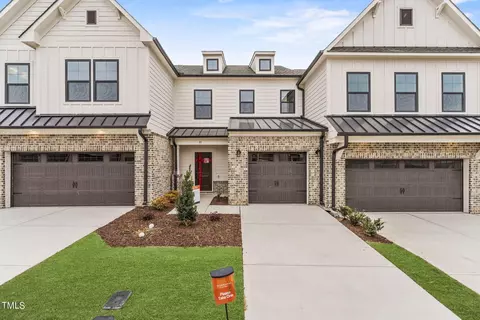 93 Paperwhite Pl #210, Clayton, NC 27527