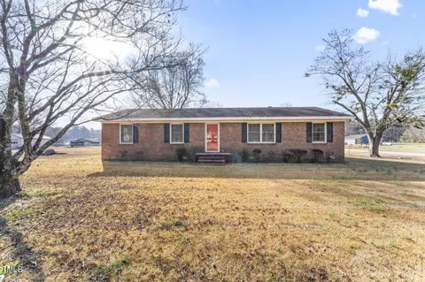 701 Treasa Dr, Battleboro, NC 27809