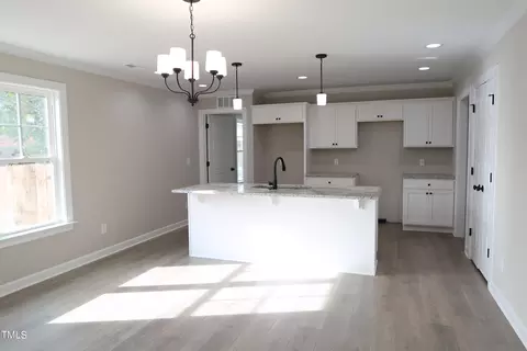 207 N Farmer Dr, Benson, NC 27504 photo 9