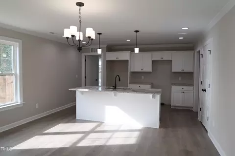207 N Farmer Dr, Benson, NC 27504 photo 8