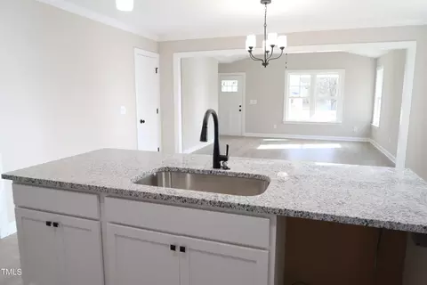 207 N Farmer Dr, Benson, NC 27504 photo 13