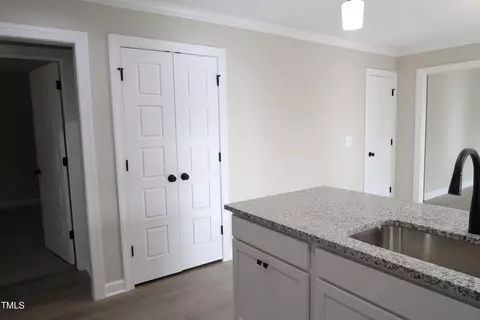 207 N Farmer Dr, Benson, NC 27504 photo 14