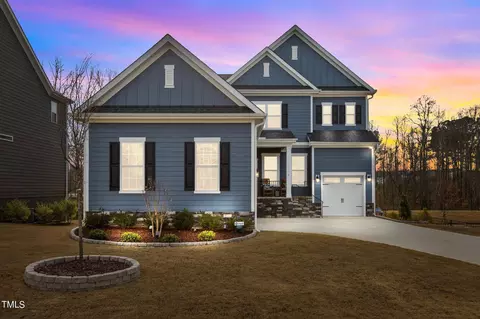 2925 Banks Knoll Dr, Cary, NC 27519