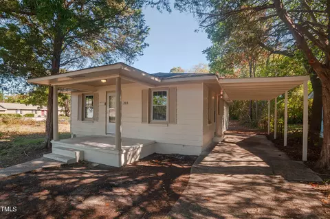 203 S 5th St, Spring Lake, NC 28390