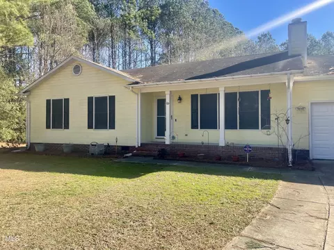 89 Doris Dr, Bunnlevel, NC 28323 photo 2