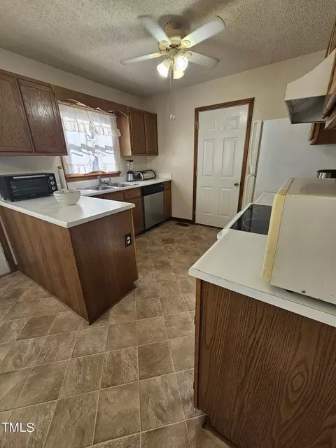 89 Doris Dr, Bunnlevel, NC 28323 photo 8