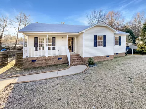 304 Dobro Ct, Zebulon, NC 27597