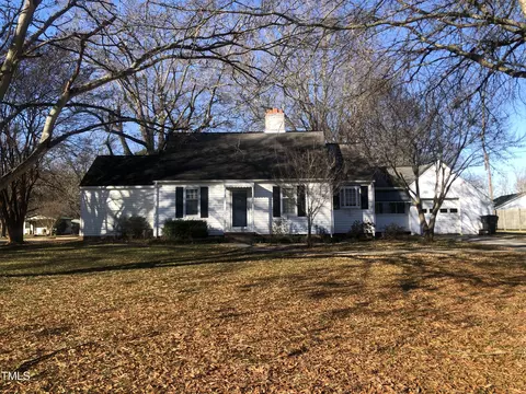 3075 Maple Ave S, Burlington, NC 27215