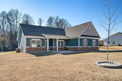 268 Planters Ln, Coats, NC 27521