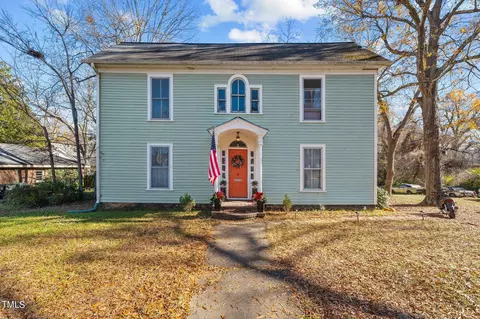 610 Peele St, Burlington, NC 27215