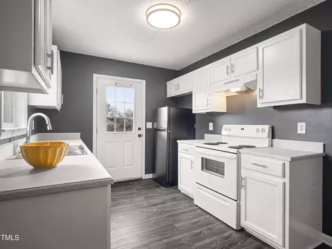 308 Cedar St, Graham, NC 27253 photo 7