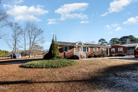 135 Eason Dr, Smithfield, NC 27577 photo 2
