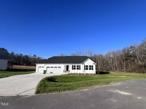 297 Paint Horse Dr, Benson, NC 27504