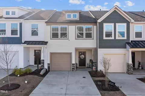 88 Hanging Moss Trl, Clayton, NC 27527