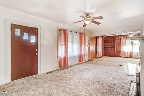 Living - 1308 W Main St, Williamston, NC 27892 photo 1 of 3