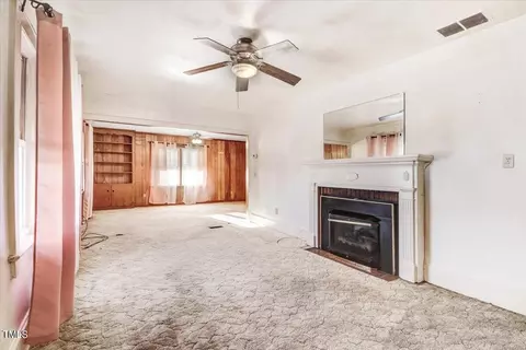 Living - 1308 W Main St, Williamston, NC 27892 photo 2 of 3