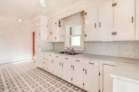 Kitchen - 1308 W Main St, Williamston, NC 27892 photo 4 of 4