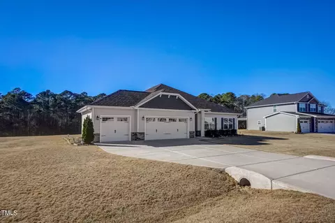 27 N Hawks Rdg, Smithfield, NC 27577