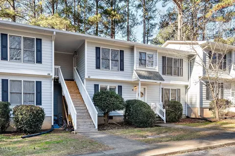 121 Westview Dr #42, Carrboro, NC 27510