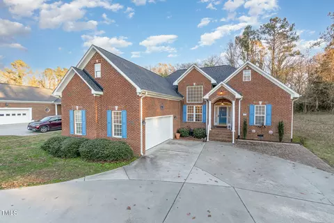 412 E Spring St, Oxford, NC 27565 photo 2