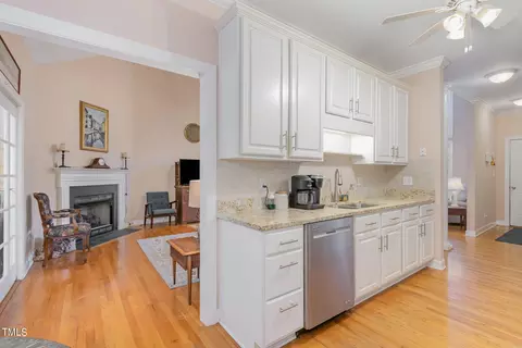 412 E Spring St, Oxford, NC 27565 photo 4