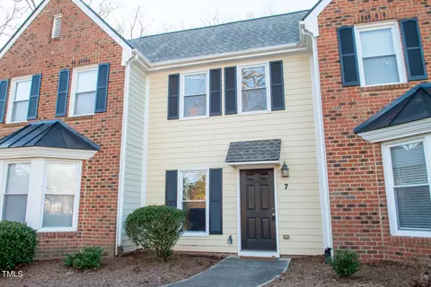 7 Forest Glen Dr, Chapel Hill, NC 27517