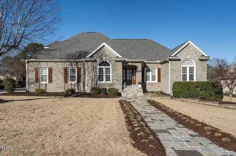 222 Parkridge Dr, Clayton, NC 27527