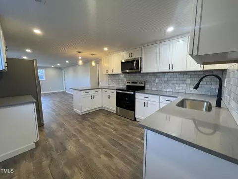 150 W Mciver, Angier, NC 27501