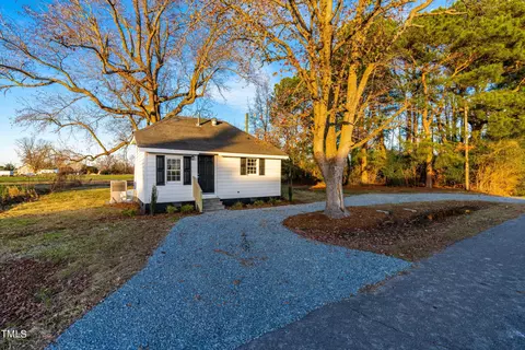51 W Carroll St, Turkey, NC 28393
