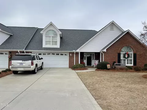 104 Chadbury Dr, Dunn, NC 28334
