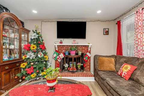 2560 Docs Rd, Spring Lake, NC 28390 photo 8