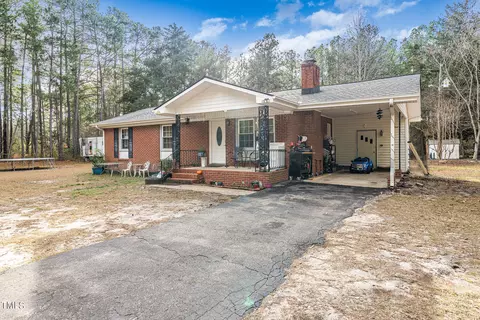 2560 Docs Rd, Spring Lake, NC 28390 photo 2