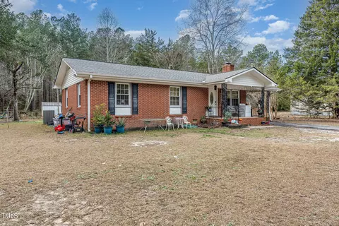 2560 Docs Rd, Spring Lake, NC 28390 photo 4