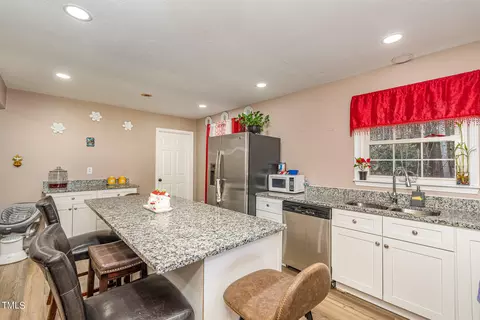 2560 Docs Rd, Spring Lake, NC 28390 photo 12