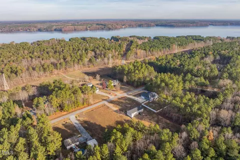 150 Knotts Ln, Roanoke Rapids, NC 27870