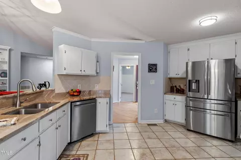1015 Drew Dr, Garner, NC 27529 photo 8