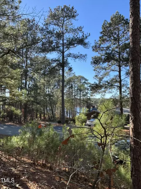 122 Owens Cir, West End, NC 27376