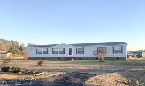 86 Crestview Ln, Newton Grove, NC 28366