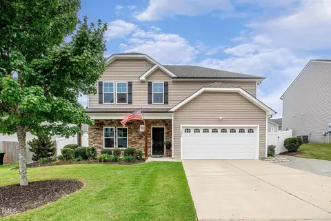 1206 Braemar Highland Dr, Zebulon, NC 27597