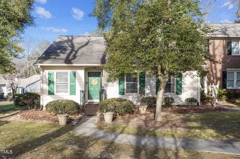 2426 Mapleton Ln, Raleigh, NC 27613