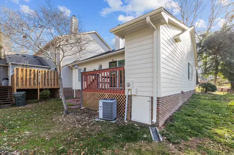 2426 Mapleton Ln, Raleigh, NC 27613 photo 8