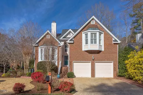 315 Fairwinds Dr, Cary, NC 27518