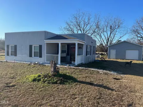 1700 Fleet Cooper Rd, Roseboro, NC 28382