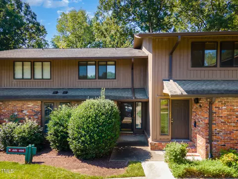 604 Oak Tree Dr, Chapel Hill, NC 27517