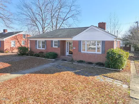 1220 Charlotte St, Roanoke Rapids, NC 27870
