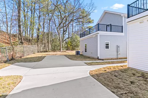 1107 Simmons St, Durham, NC 27701 photo 9